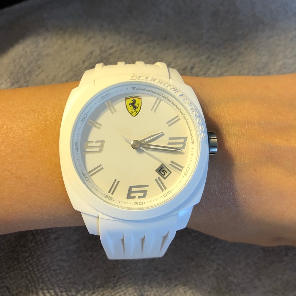 Men’s White Scuderia Ferrari Watch